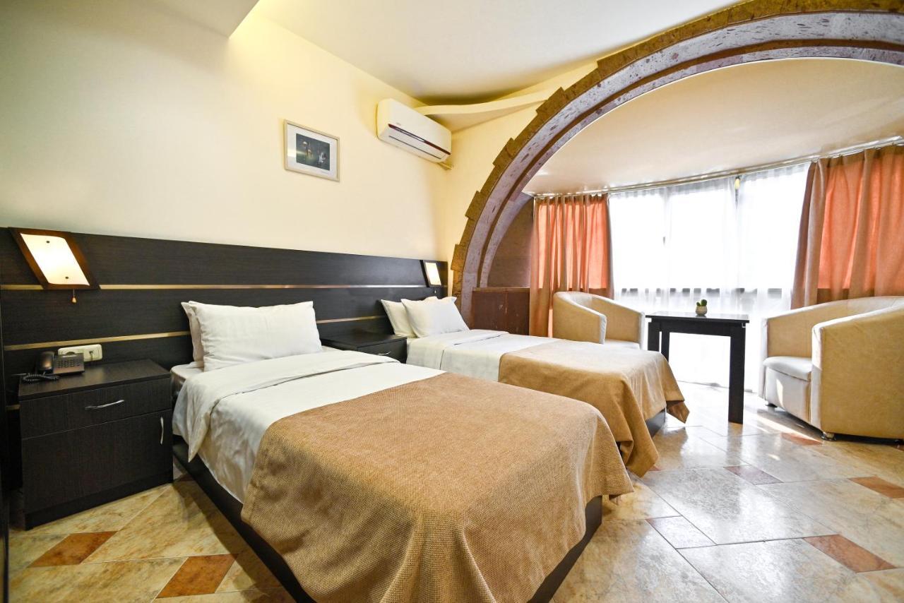 Skyline Hotel יירבאן מראה חיצוני תמונה