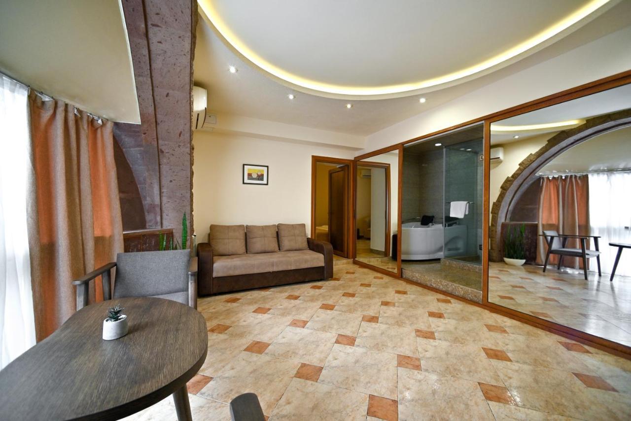 Skyline Hotel יירבאן מראה חיצוני תמונה