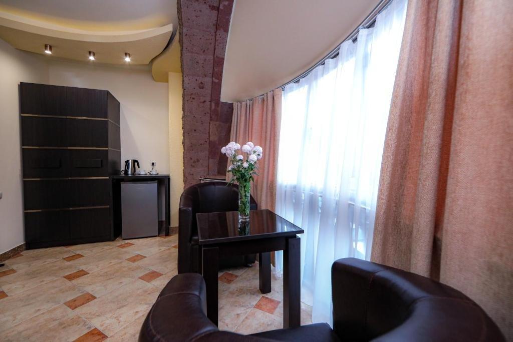 Skyline Hotel יירבאן מראה חיצוני תמונה