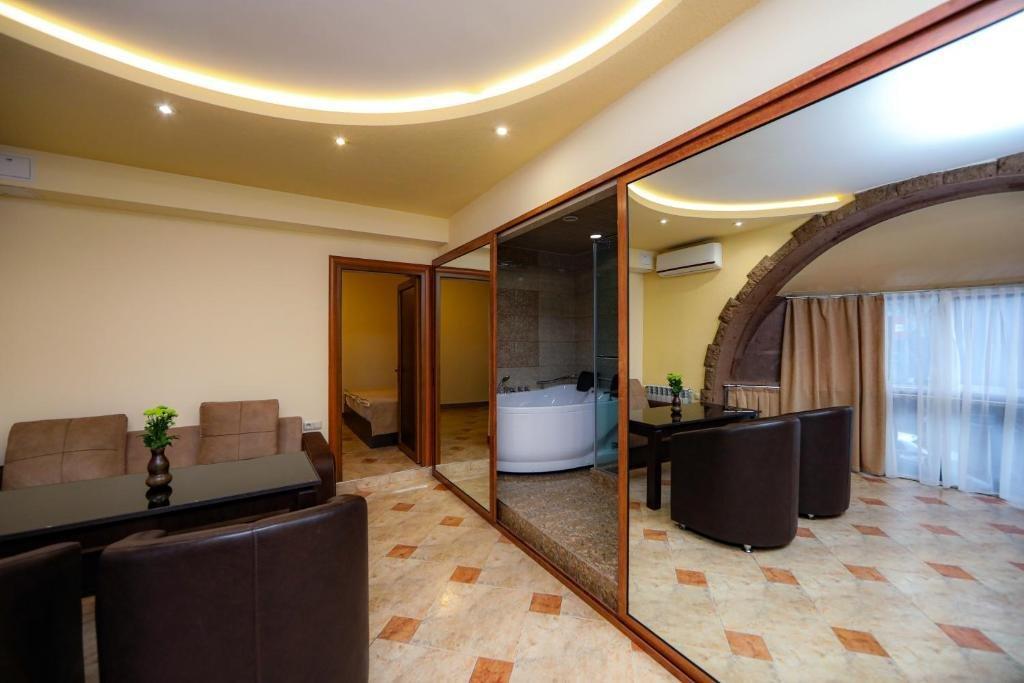 Skyline Hotel יירבאן מראה חיצוני תמונה